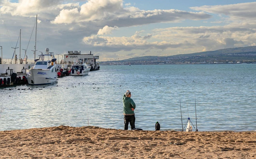Температура Черного моря на кубанском побережье достигла +16 градусов
