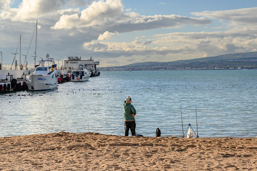 Температура Черного моря на кубанском побережье достигла +16 градусов