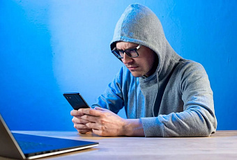 Мошенники под видом налоговиков втягивают россиян в финансирование преступлений