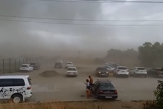 Мощный шквал и ливень: Ейск принял удар стихии