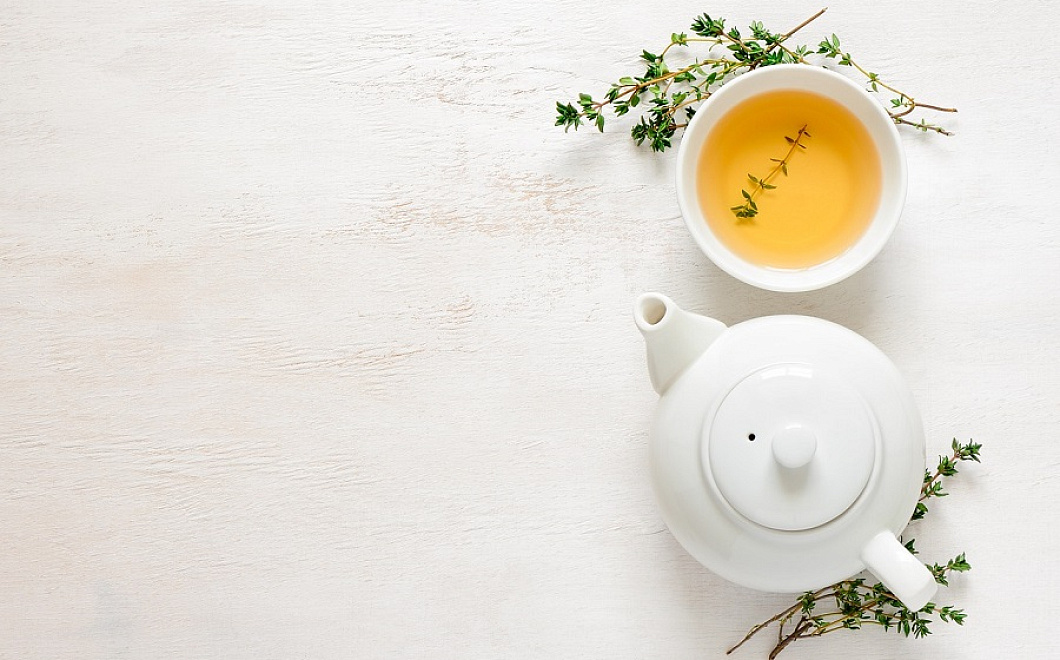 Вкусное лекарство: чай с розмарином поможет избавиться от мигрени