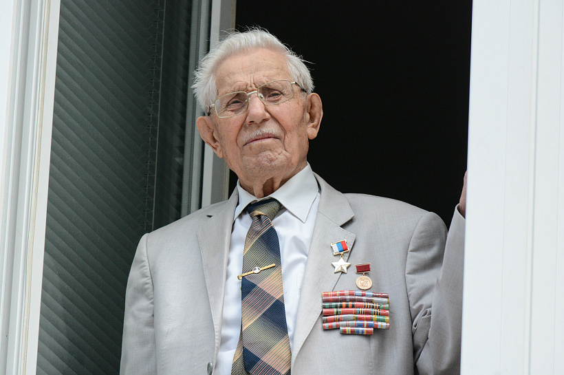 Павел Сюткин: «Пока бьется сердце, буду служить Родине»