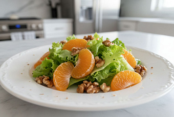 Салат с мандаринами и орехами, пошаговый рецепт приготовления