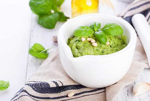 Зеленый соблазн: скрытые опасности любимого соуса песто