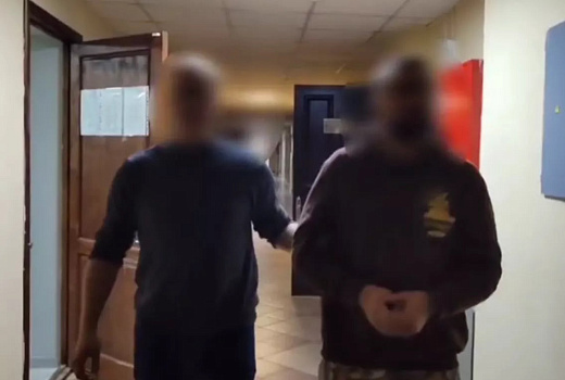 Полиция задержала дроппера телефонных мошенников в Краснодаре