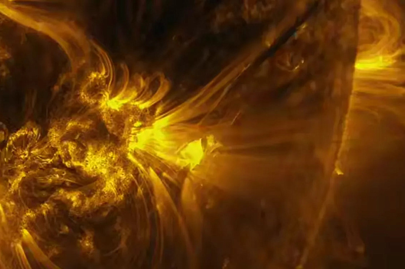 Солнце произвело мощную вспышку класса Х в крупнейшем пятне года