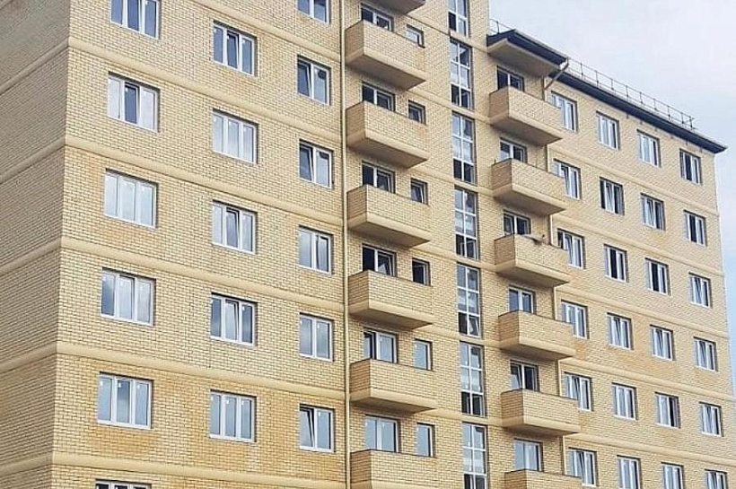 Два аварийных дома расселяют по нацпроекту в Тихорецком районе 