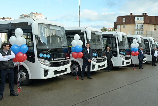 По нацпроекту в Сочи завозят 75 современных автобусов