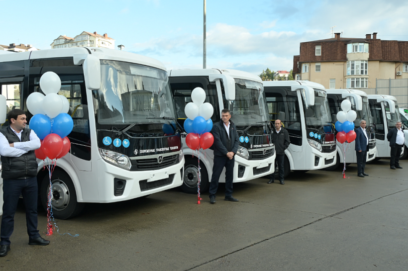 По нацпроекту в Сочи завозят 75 современных автобусов