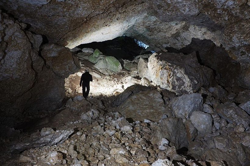 Новая пещера «Провал имени Исаева» обнаружена спелеологами на Кубани