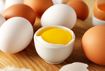 Желток для красоты: простые средства из яйца, которые заменят вам косметолога