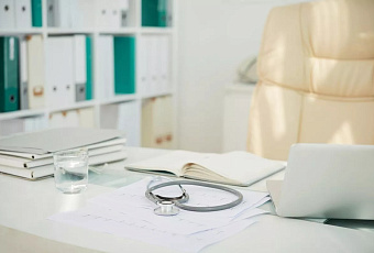 В ЮУрГУ создали ИИ-инструмент LinguaMetrics для анализа репутации медицинских клиник по отзывам пациентов