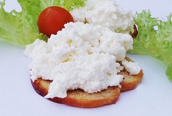 Обезжиренный, но не диетический: какой творог помогает похудеть