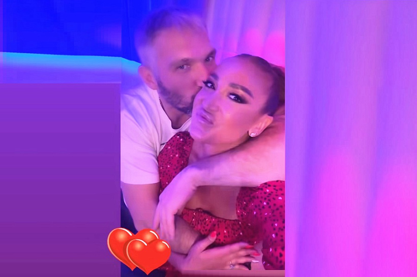 Поцелуй ворота противника: Ольга Бузова вновь мутит со спортсменом, который не хочет с ней секса