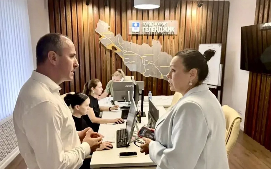 Мэр Геленджика сообщил, что родственникам пострадавших и погибших при атаке БПЛА помогают с документами для получения выплат
