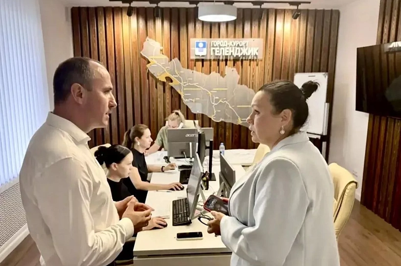Мэр Геленджика сообщил, что родственникам пострадавших и погибших при атаке БПЛА помогают с документами для получения выплат