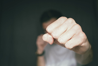 Массовую драку в центре Краснодара сняли на видео