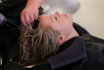 Без приключений на голову: шампунями с какими веществами в составе лучше не пользоваться