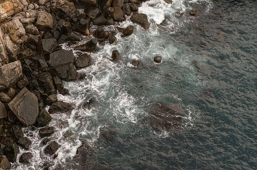 Пляж «Васили» в Севастополе признали самым опасным из-за обвалов