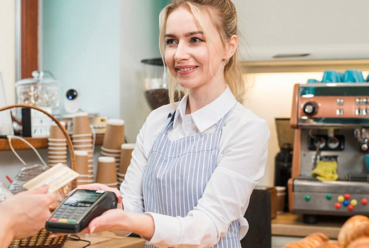 Андрей Алексеенко поздравил с профессиональным праздником работников сферы торговли 