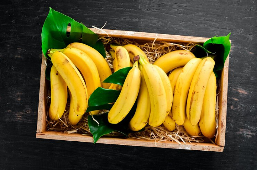 Купили зеленый банан, не беда. За  15 минут он может созреть буквально у вас на глазах
