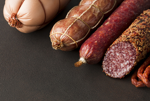 Против здоровья: скрытые опасности колбасы