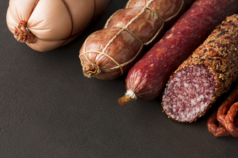 Против здоровья: скрытые опасности колбасы