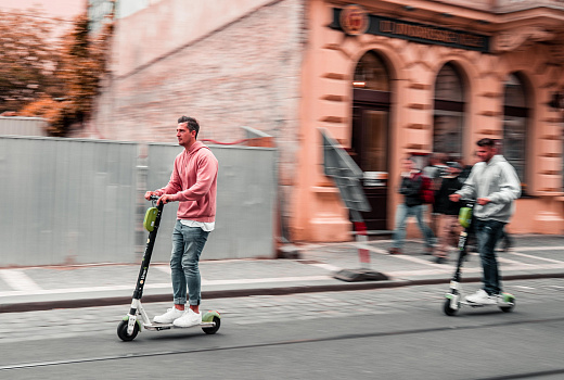 В России снова изменят ПДД из-за электросамокатов