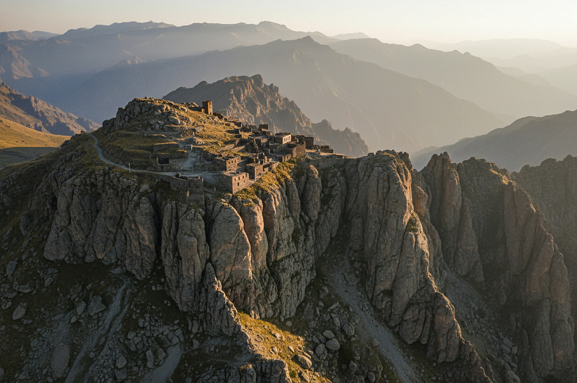 Заброшенный аул Гамсутль в Дагестане: древняя история и уникальная архитектура