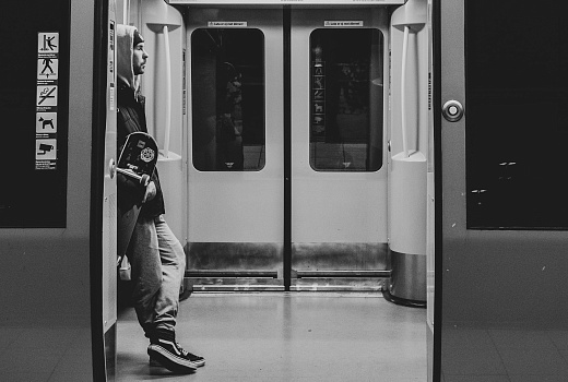 Нападение безбилетника на пассажира метро попало на видео