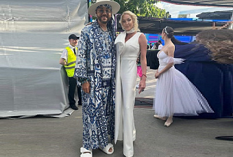 Балерина Настя Волочкова готовит Филиппа Киркорова к своему фирменному шпагату