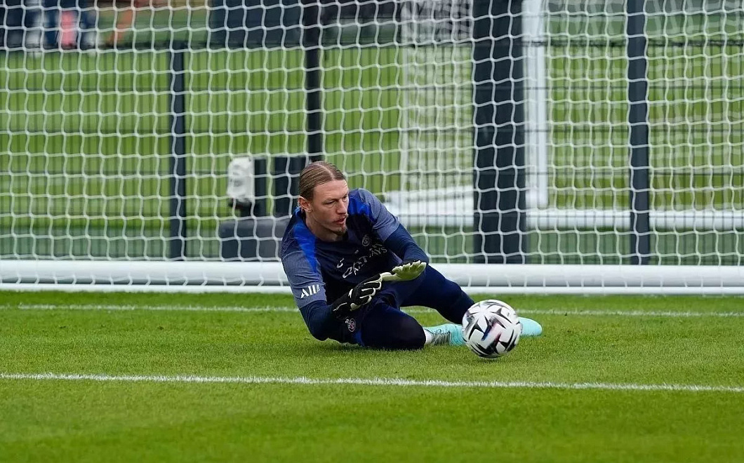 Матвей Сафонов вошел в заявку ПСЖ на матч Лиги чемпионов с Аталантой