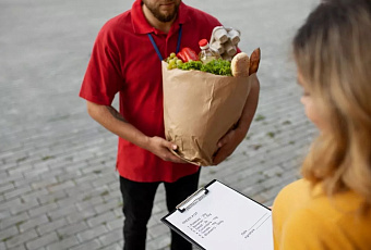 Александр Мясников раскритиковал курьеров и еду из служб доставки