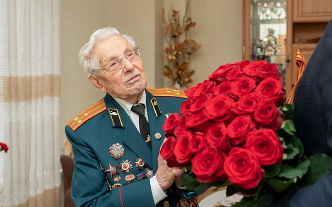 Президент РФ поздравил легендарного сочинца Павла Сюткина со 100-летием