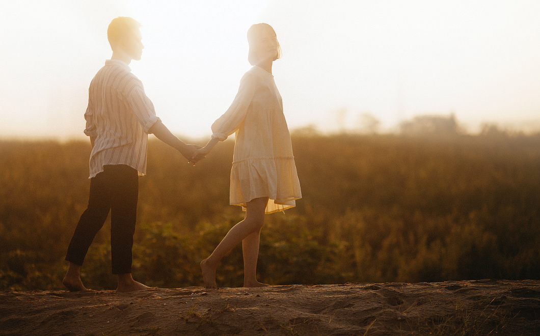 Звездная любовь: что ждет в личной жизни представителей разных знаков Зодиака в мае