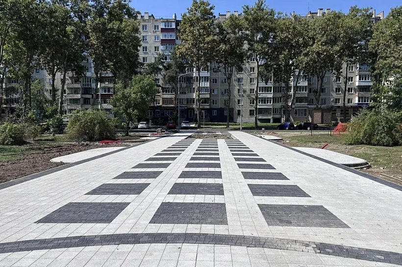 Парк в Белореченске благоустраивают по нацпроекту: работы планируют завершить до конца года