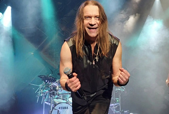 До точки Кипелова: легендарный исполнитель «арийского» хеви-метал-рока внезапно забронзовел и зарос