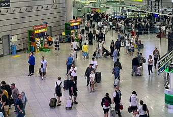 Аэропорт Сочи возобновил работу после ночных ограничений на полеты