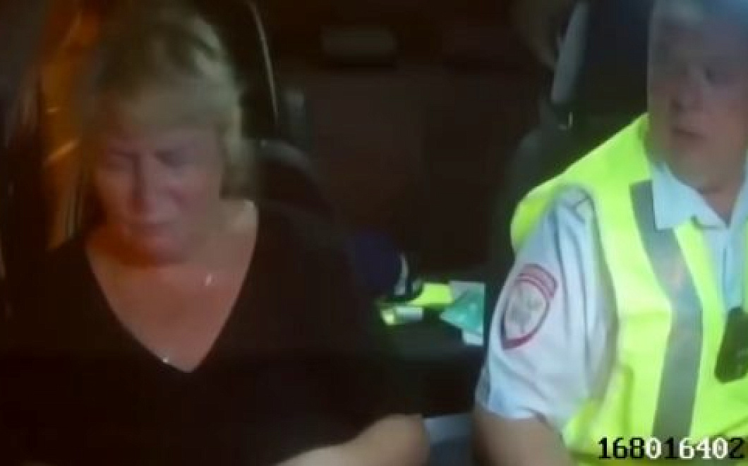 В Сочи полицейские помогли женщине когда ей стало плохо в такси