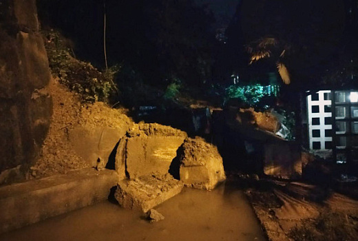 Сочинцам, чьи машины пострадали в результате удара стихии, выплатят 100 тысяч