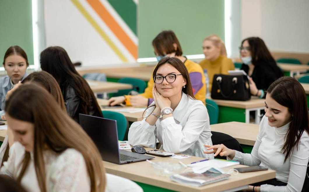 Летняя цифровая школа Сбера бесплатно «прокачает» преподавателей со всей страны