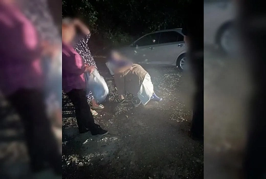 Полицейские вынесли пожилую женщину из горящего дома на Кубани