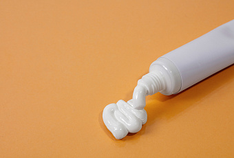 Подошва словно новая: надежные методы отбеливания кроссовок дома