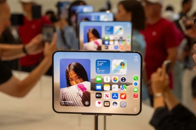 Раскладной смартфон Apple привезли в Россию