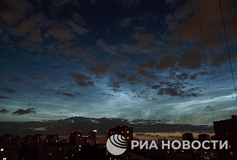 Серебристые облака заметили в небе над Москвой