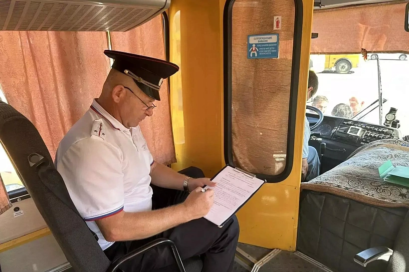 В Белореченске проверили безопасность школьных автобусов