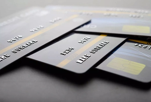 В Госдуме рассказали, как россиянам использовать карты Visa и MasterCard