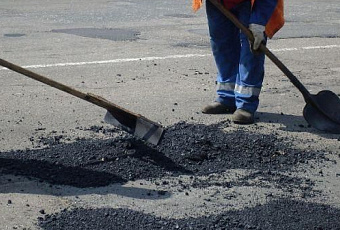 В этом году 175 участков краснодарских дорог стали ровнее благодаря ямочному ремонту