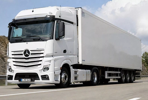 Mercedes отзывает более 131 тысячи грузовиков из-за риска возгорания