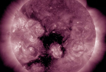 Магнитная буря уровня G1 накроет Землю раньше прогноза
